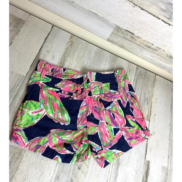 Lilly Pulitzer Women’s 2 Callahan Navy Blue Pink floral Summer Shorts Designer - Picture 2 of 7